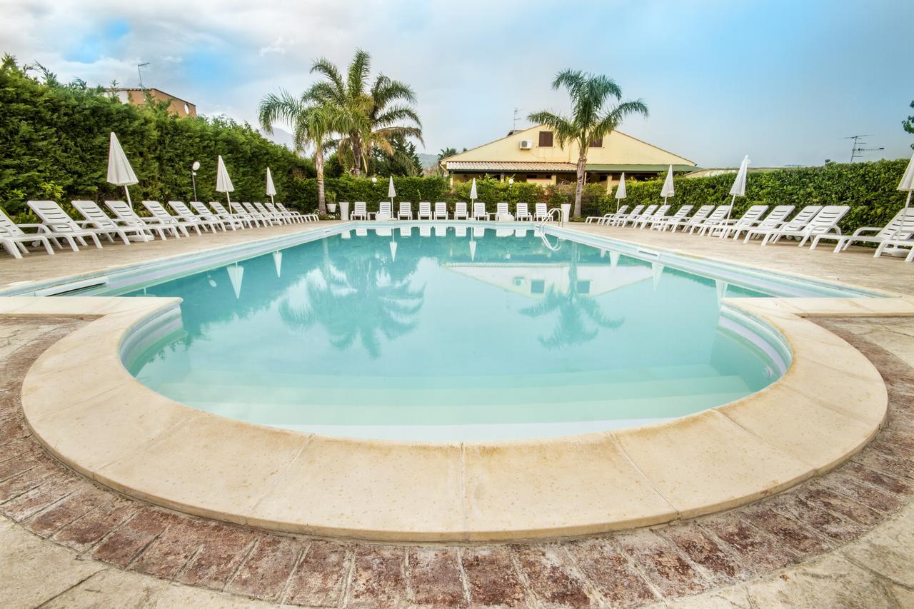 Paradise Beach Camera Mansardata Vicino Cefalu Piscina Aperta Кампофеличе-ди-Роччелла Экстерьер фото