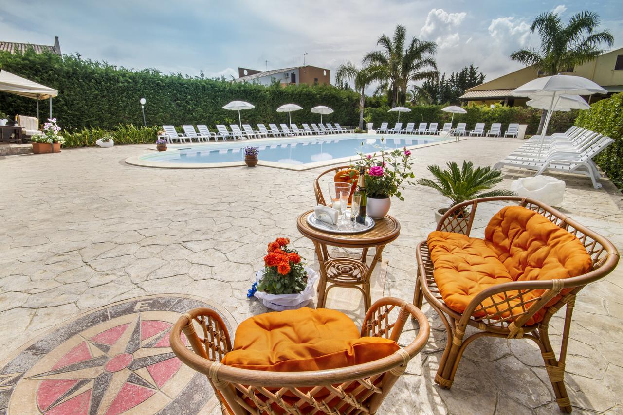 Paradise Beach Camera Mansardata Vicino Cefalu Piscina Aperta Кампофеличе-ди-Роччелла Экстерьер фото